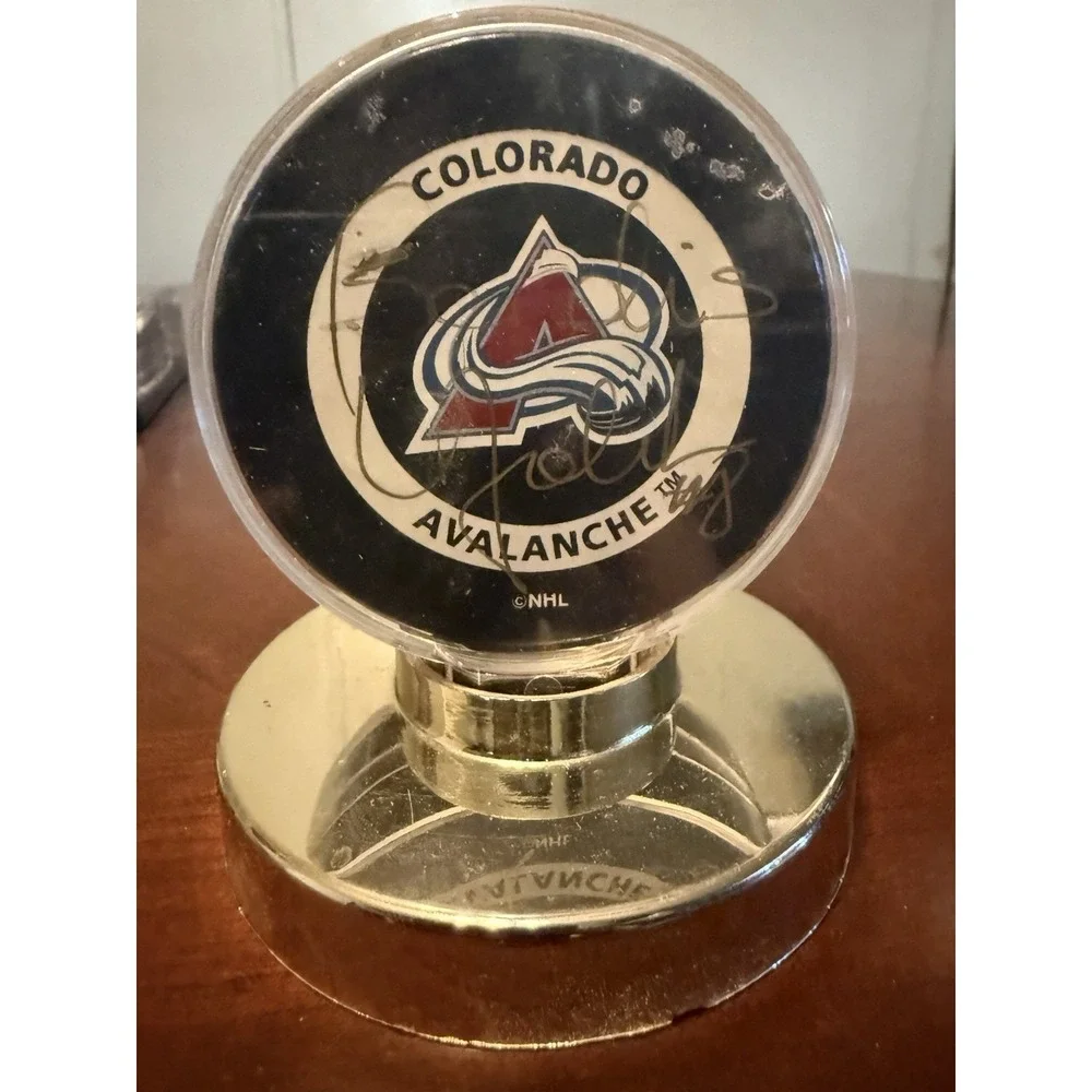 Vtg Colorado Avalanche Signed Hockey Puck Display Stand NHL Collectible